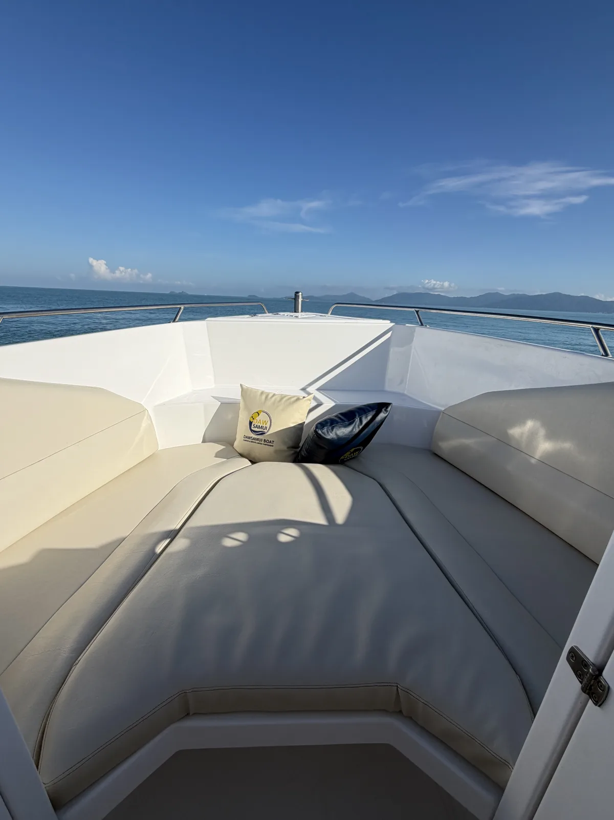 The speedboat open bow at a quiet bay