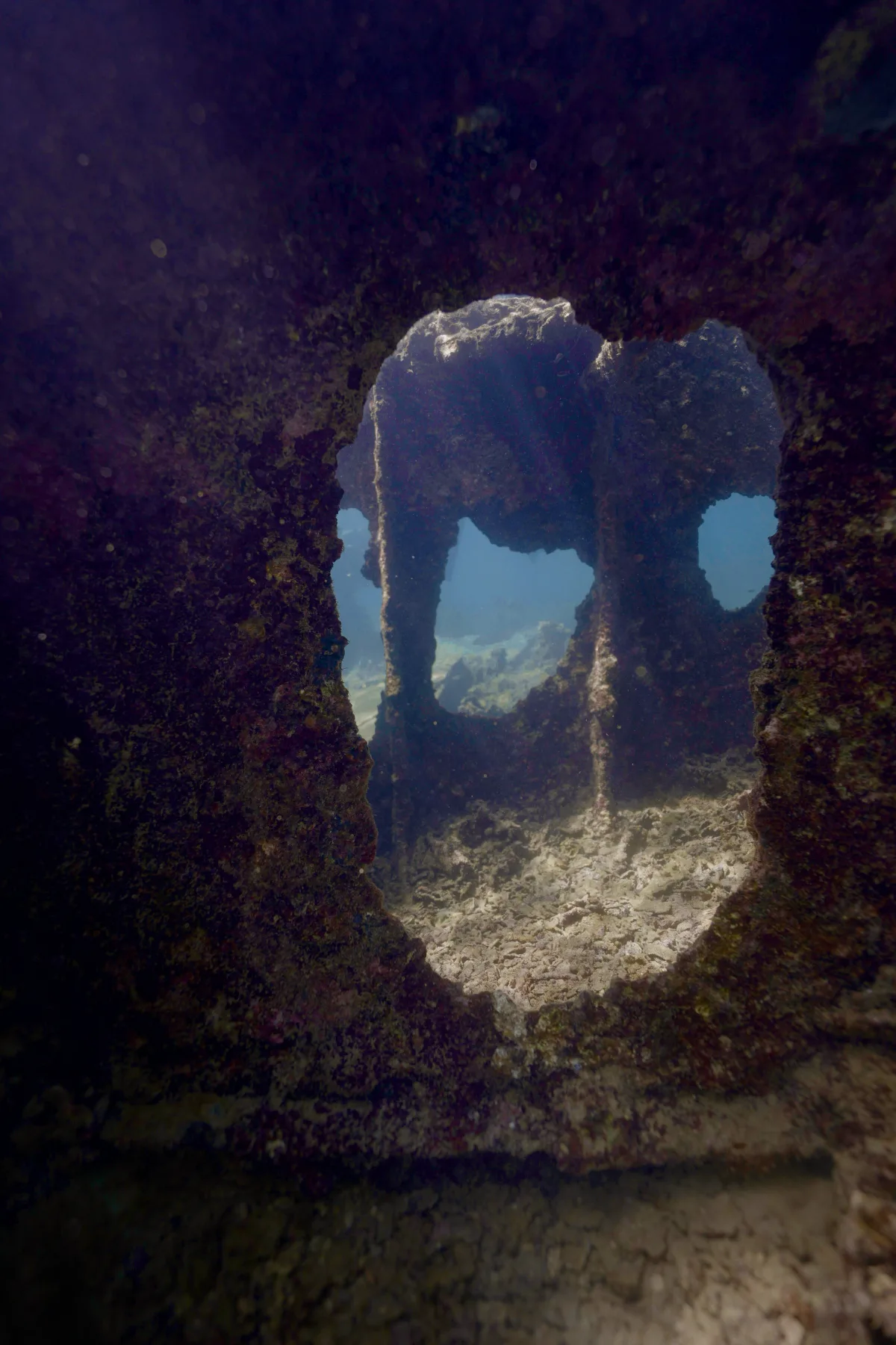 A window into a shallow wreck
